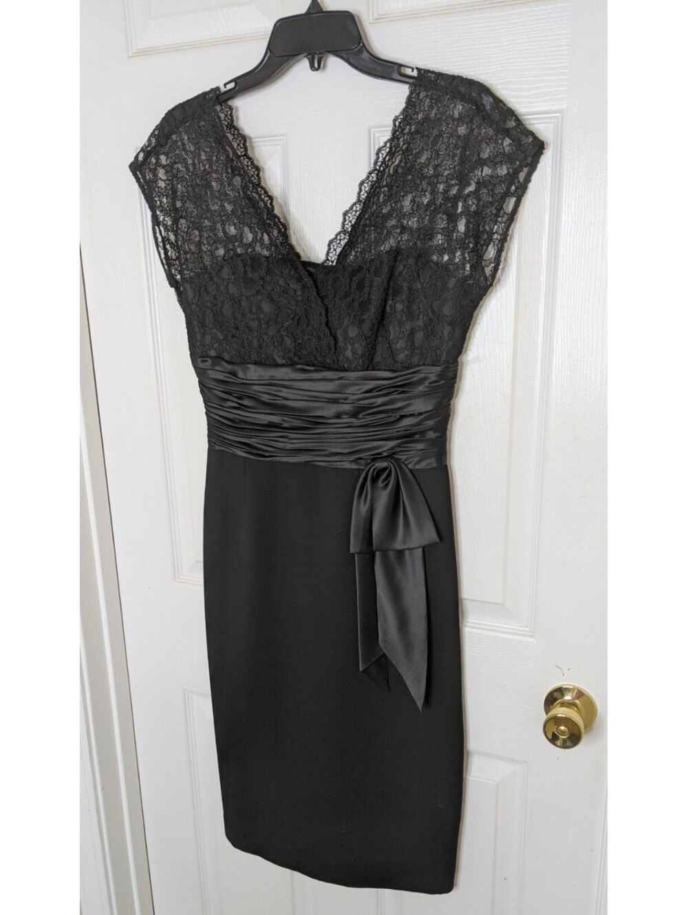 Elegant Maggy London Black Lace Sleeveless Dress Size 8 Silk Cummerbund EUC